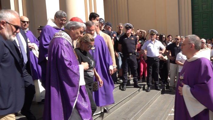 martina uccisa dall ex ad afragola assemblea con il cardinale battaglia