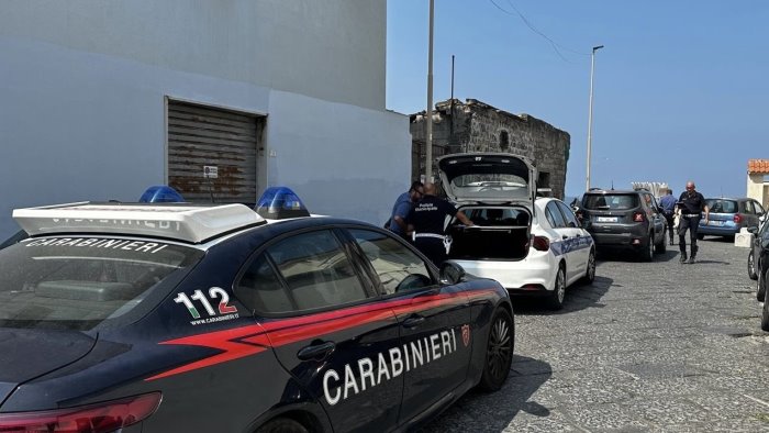 castellammare di stabia parcheggiatori abusivi e servizio spiagge