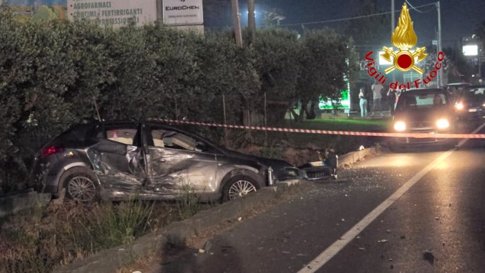 maxi tamponamento a eboli 5 auto coinvolte ferite 8 persone