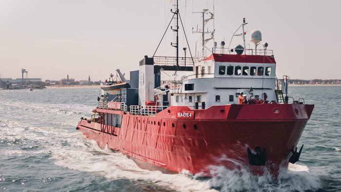 pozzallo migranti bloccati in mare il sindaco si oppone allo sbarco selettivo