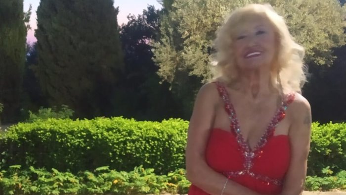 pina lambiase la miss over che valorizza le eccellenze delle aree interne