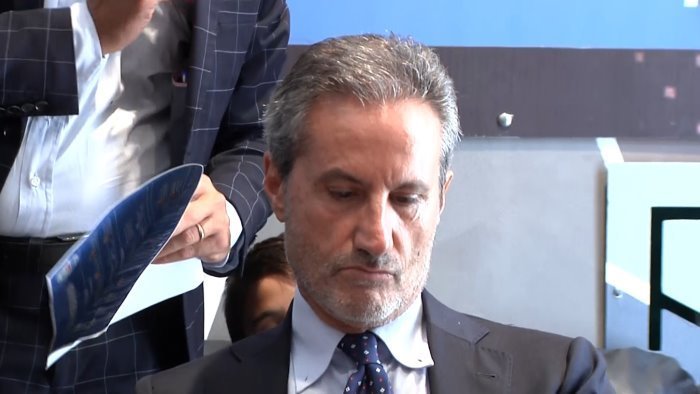 debiti in sanita caldoro replica a de luca cifre non vere con me bilancio sano