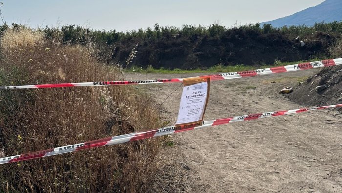 scoperta una discarica abusiva a cielo aperto nei pressi della statale 268