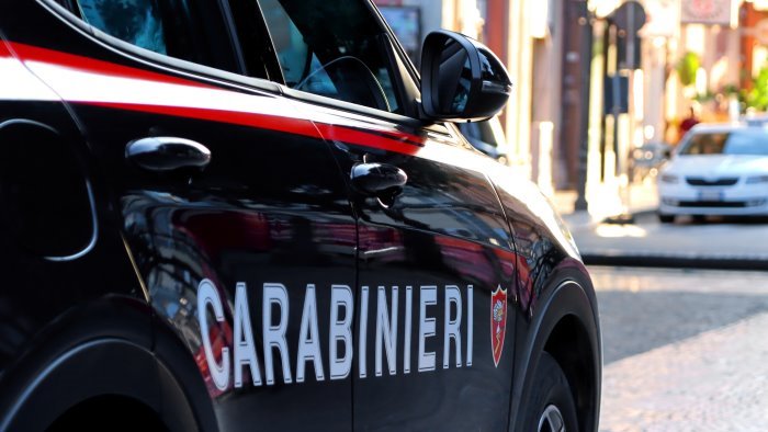 maltratta ripetutamente l ex compagna scatta il braccialetto elettronico