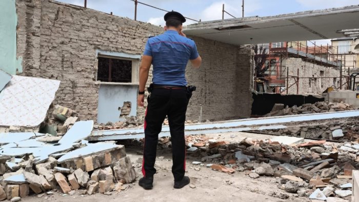 incidente sul lavoro ad aquilonia operaio ferito indagini in corso