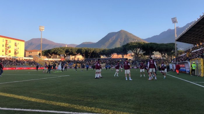 salernitana caso intossicazione alimentare la procura di genova apre inchiesta