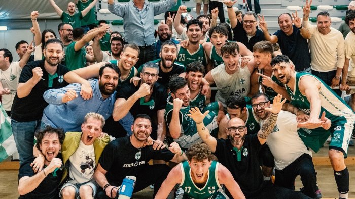 scandone avellino in finale promozione per la b nazionale vittoria a monopoli