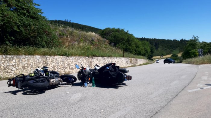 incidente frontale tra due moto sulla statale 90 poteva essere una tragedia