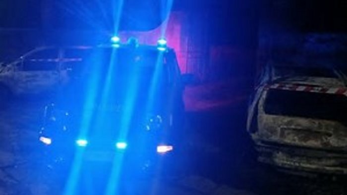 montoro auto incendiate si segue la pista dolosa 4 casi in 15 giorni e giallo