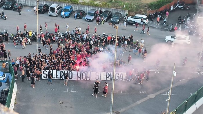 salernitana sampdoria corteo degli ultras salerno non si piega