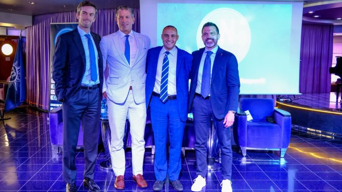 napoli basket giorno di presentazioni per la nuova dirigenza e il nuovo coach