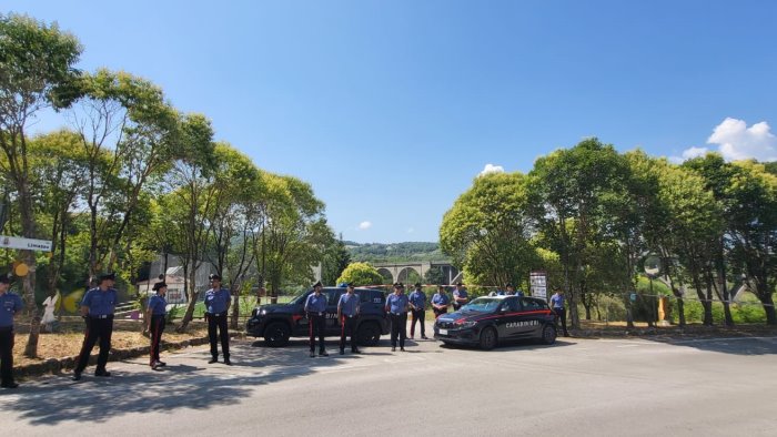 centola spara ai ladri entrati in casa trovato morto un ventenne albanese