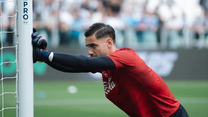 meret per altri due anni ora il vice portiere e rafa marin saluta il napoli