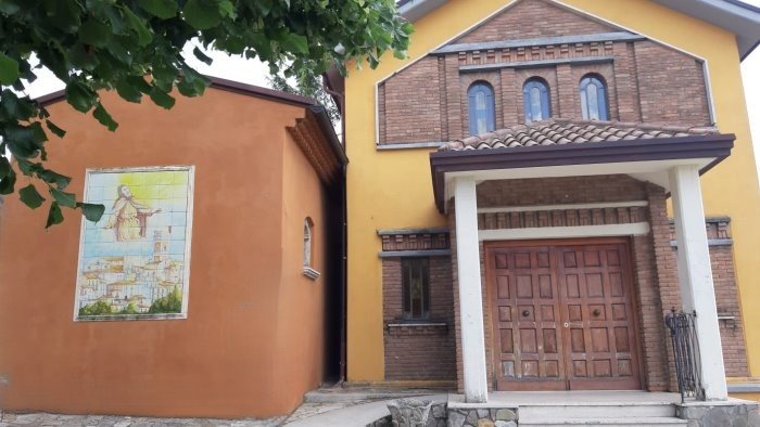 fede e devozione nel rione san pietro ad ariano domani e festa