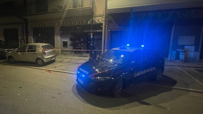 boati nella notte assalto ai bancomat di nusco e montemarano