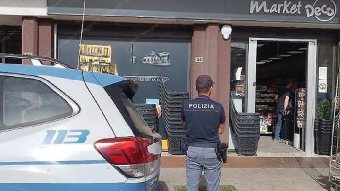 rubavano alcolici nei supermercati denunciati tre cittadini georgiani