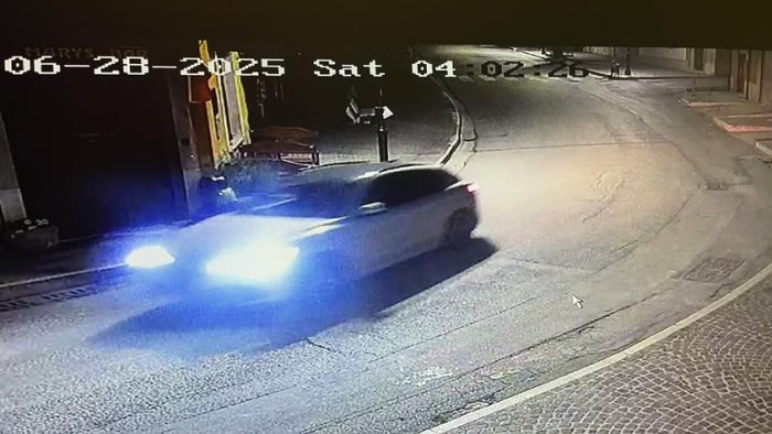 un boato nella notte il panico e i banditi in fuga montemarano sotto choc