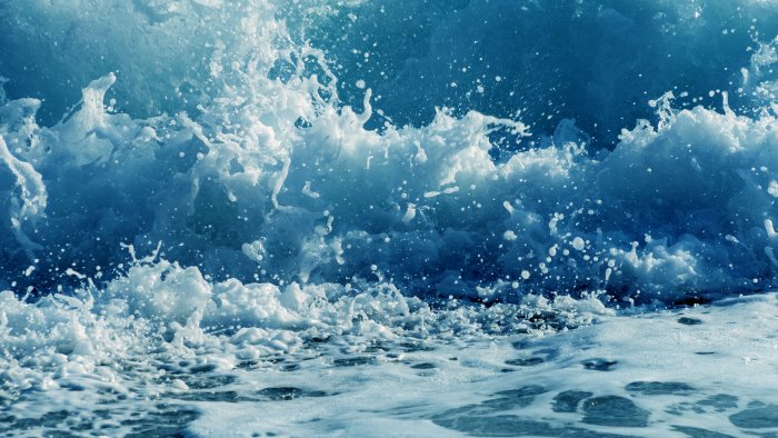 capaccio mare mosso quattro ragazzi trascinati a largo