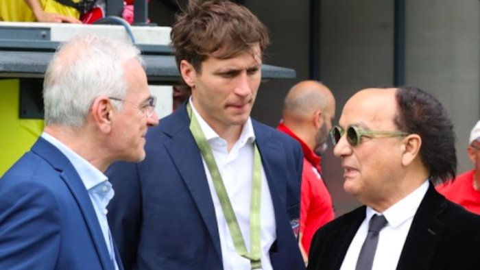 girone c due blasonate contestate dai tifosi