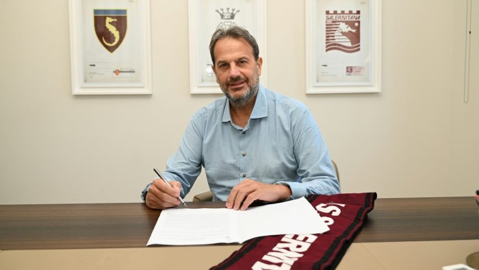 ufficiale salernitana inizia il nuovo corso faggiano nuovo ds