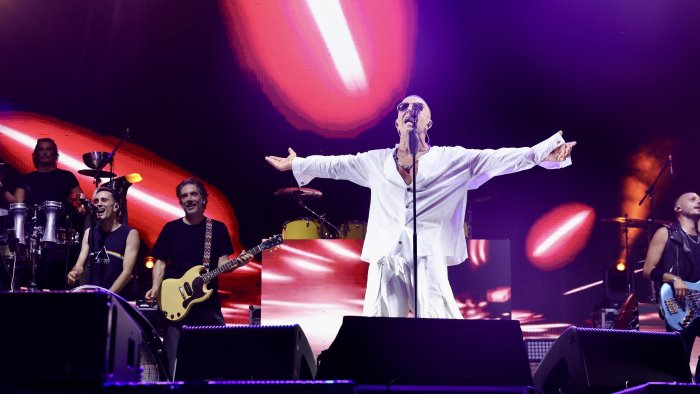 casoria in diecimila per franco ricciardi e nostalgia 90