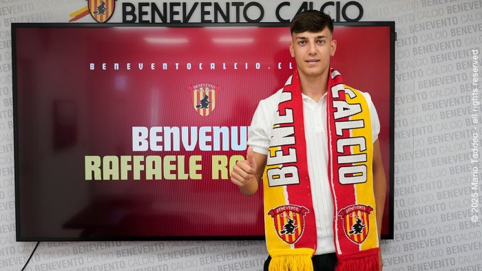 ora e ufficiale raffaele romano e giallorosso