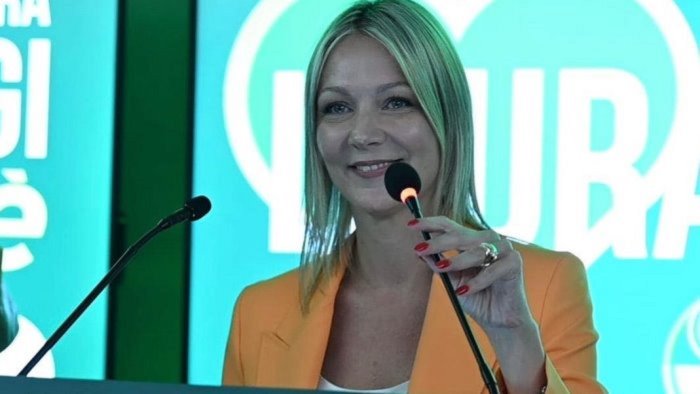 avellino e una citta umiliata da beghe e scontri nargi si dimetta