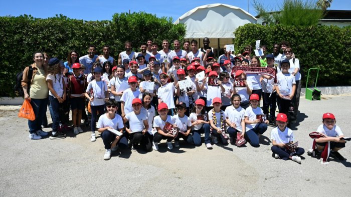 salernitana giovani tifosi al mary rosy l iniziativa del club