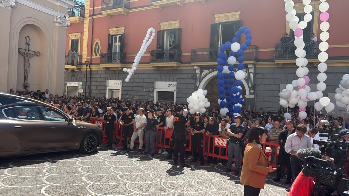 giustizia per martina l urlo di afragola durante i funerali della 14enne