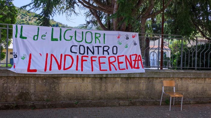 flash mob per gaza mobilitazione dell istituto de liguori di sant agata