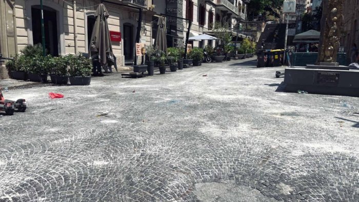 vomero capodanno incivile gazzarra negli ultimi giorni di scuola