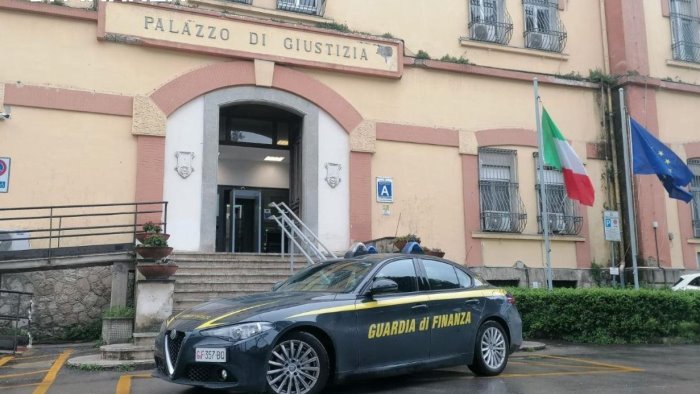 giro di prostituzione nei centri massaggi tre arresti nell agro nocerino