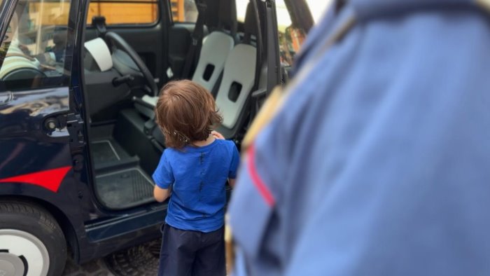 due giorni in quattro piazze grande successo per l iniziativa dei carabinieri