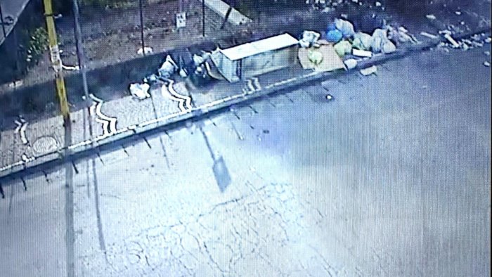 scorretto conferimento dei rifiuti 181 sanzioni da marzo a maggio 2025