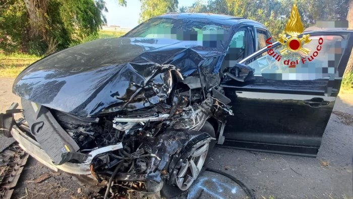 grave incidente ad agropoli feriti genitori e la figlia di 3 anni