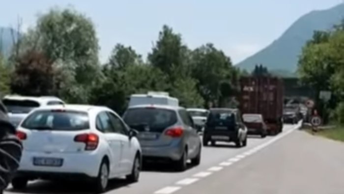 raccordo riaperta la galleria monte pergola si sblocca il traffico