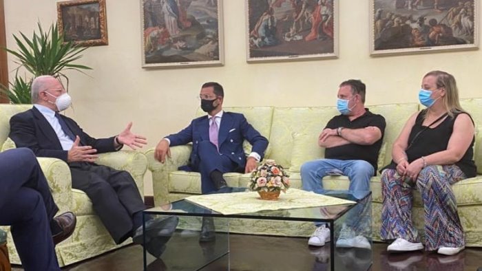 de luca incontra i genitori della piccola arianna