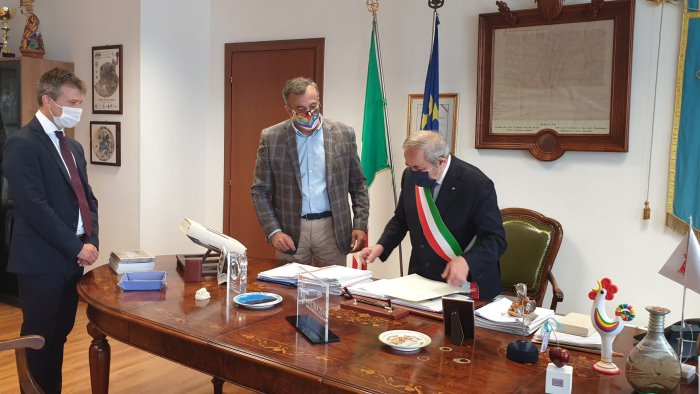 il direttore di paestum e velia diventa cittadino italiano