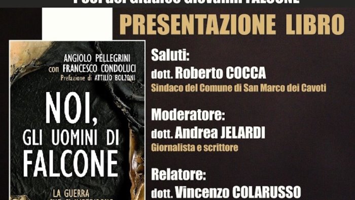 un membro del pool di falcone presenta il suo llbro