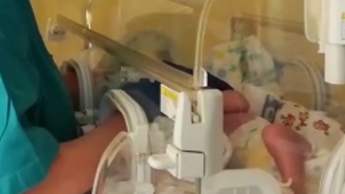 auto sulla folla neonata estubata il moscati tifa per sofia