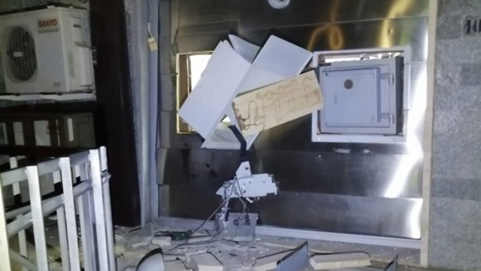 banda del postamat in azione assalto a casalbore