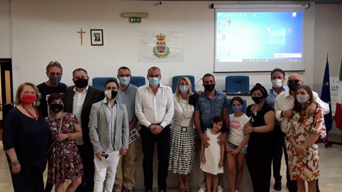 stop alle auto in via delle arti nel periodo estivo