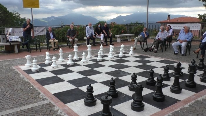 tradizioni e socialita post covid ecco la grande scacchiera