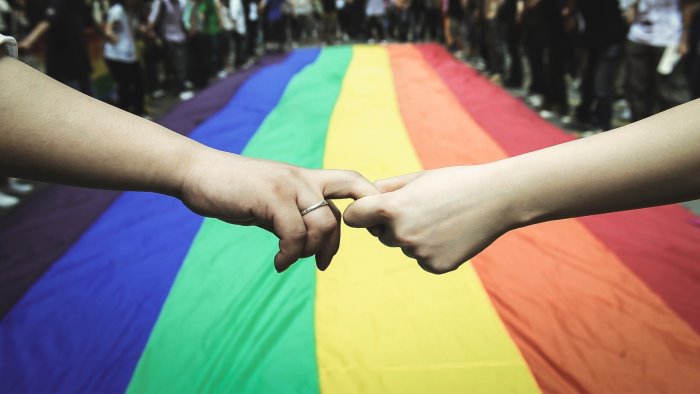 approvata la legge regionale contro omotransfobia