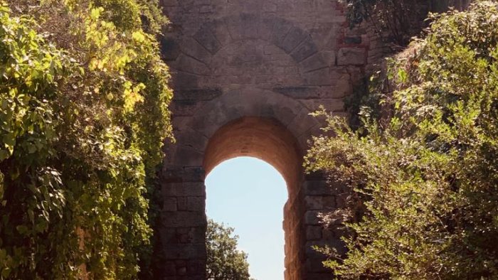 riapre al pubblico porta rosa nell area archeologica di velia
