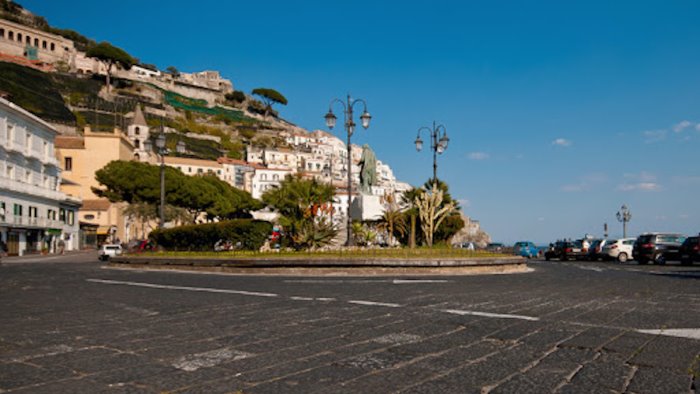 arrestato il truffatore delle cravatte di seta