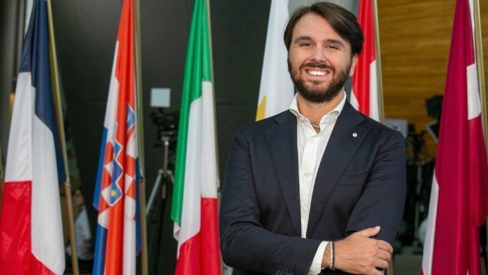 ue stop gabbie negli allevamenti commissione da ragione ai cittadini