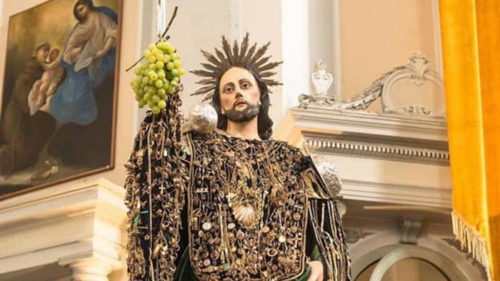 furto alla banca di salerno rubato anche l oro di san rocco