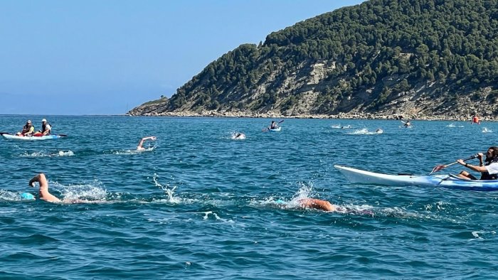 gara di nuoto nel ricordo di fabio morto a 48 anni di covid