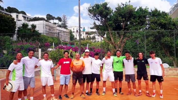 tennis il derby di capri decidera il campionato di serie d1